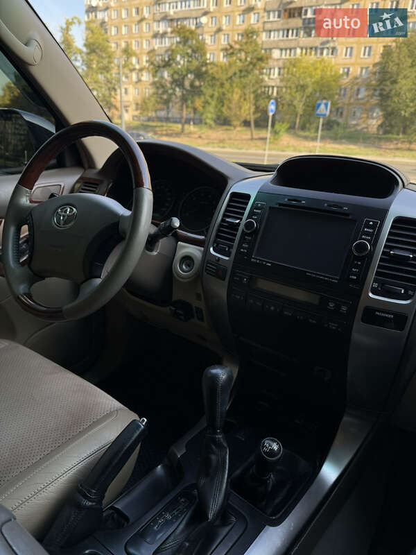 Позашляховик / Кросовер Toyota Land Cruiser Prado 2004 в Дніпрі