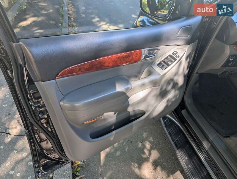 Внедорожник / Кроссовер Toyota Land Cruiser Prado 2006 в Ровно