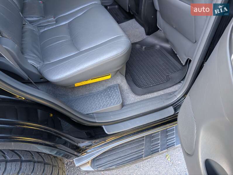 Внедорожник / Кроссовер Toyota Land Cruiser Prado 2006 в Ровно