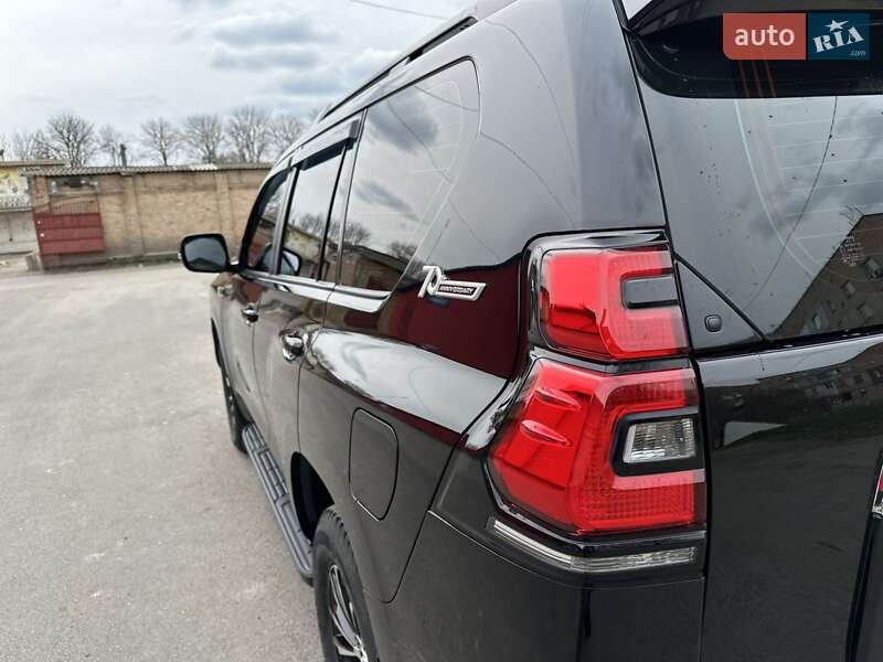 Внедорожник / Кроссовер Toyota Land Cruiser Prado 2010 в Александрие