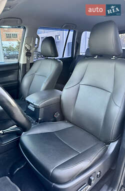 Внедорожник / Кроссовер Toyota Land Cruiser Prado 2015 в 