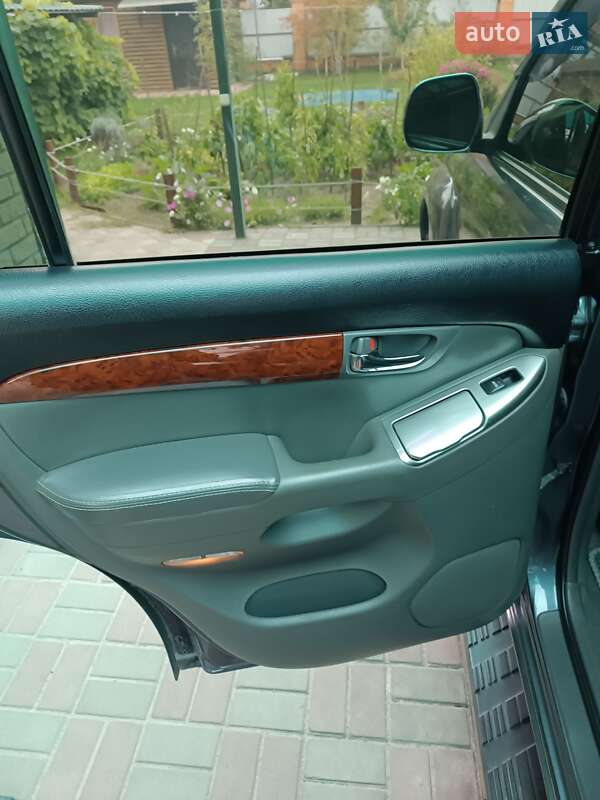 Внедорожник / Кроссовер Toyota Land Cruiser Prado 2005 в Киеве