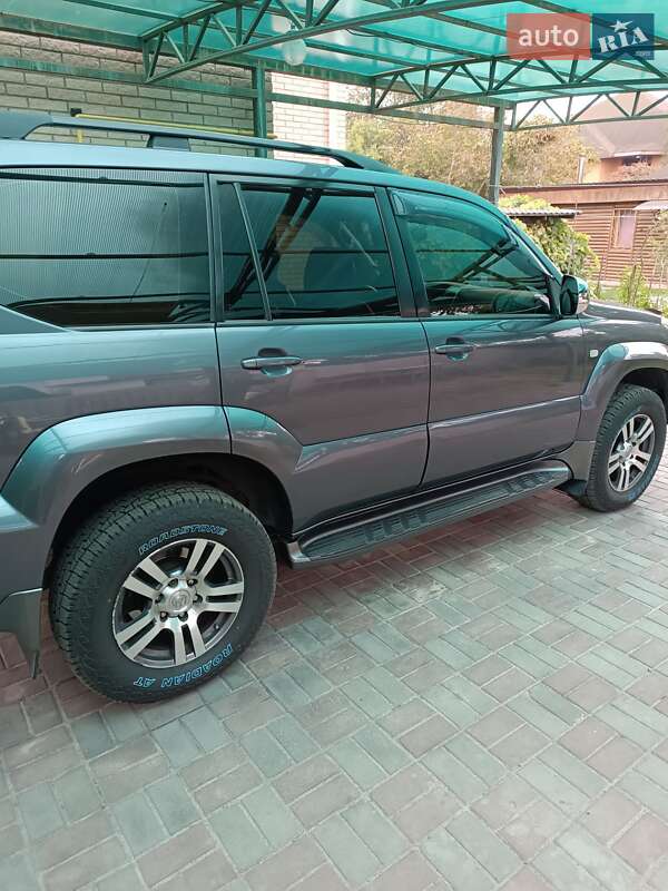 Внедорожник / Кроссовер Toyota Land Cruiser Prado 2005 в Киеве