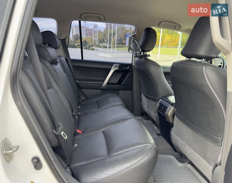 Позашляховик / Кросовер Toyota Land Cruiser Prado 2012 в Харкові