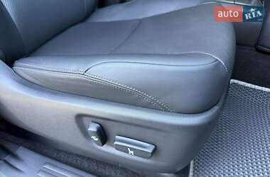 Внедорожник / Кроссовер Toyota Land Cruiser Prado 2021 в 