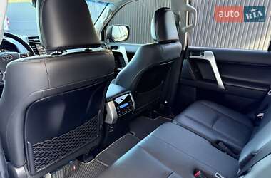 Внедорожник / Кроссовер Toyota Land Cruiser Prado 2021 в 