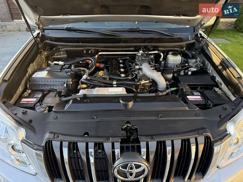 Позашляховик / Кросовер Toyota Land Cruiser Prado 2010 в Кропивницькому