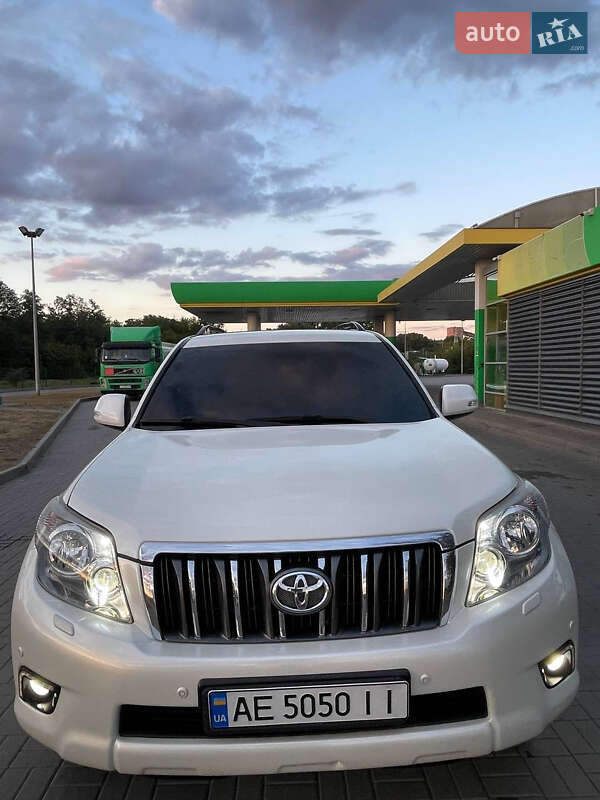 Внедорожник / Кроссовер Toyota Land Cruiser Prado 2010 в Днепре
