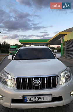Внедорожник / Кроссовер Toyota Land Cruiser Prado 2010 в 