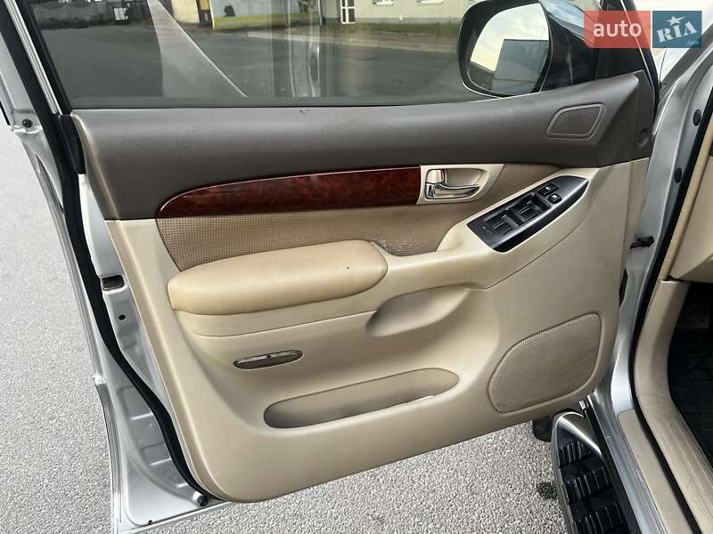 Внедорожник / Кроссовер Toyota Land Cruiser Prado 2004 в Чернигове