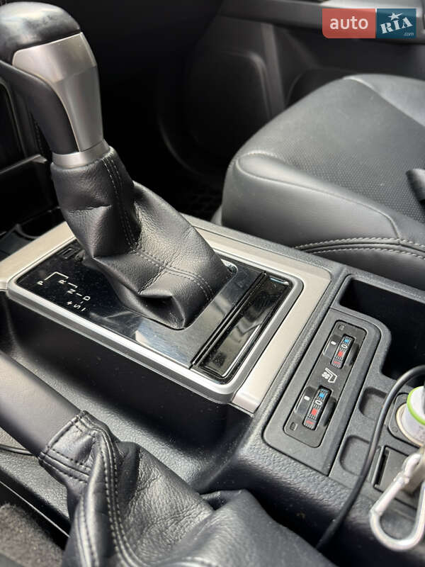Внедорожник / Кроссовер Toyota Land Cruiser Prado 2020 в Днепре