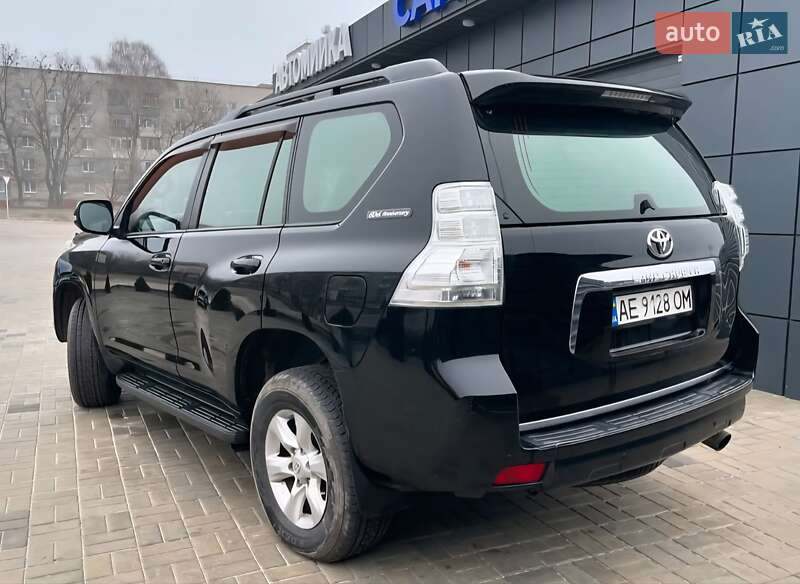 Внедорожник / Кроссовер Toyota Land Cruiser Prado 2011 в Вольногорске