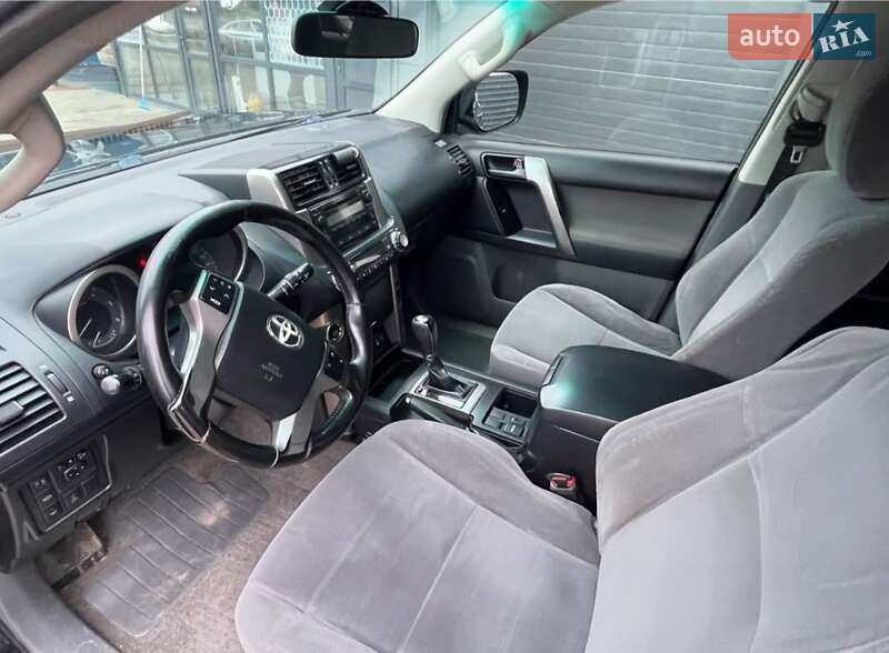 Внедорожник / Кроссовер Toyota Land Cruiser Prado 2011 в Вольногорске