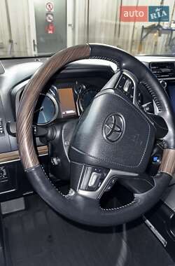 Внедорожник / Кроссовер Toyota Land Cruiser Prado 2019 в 