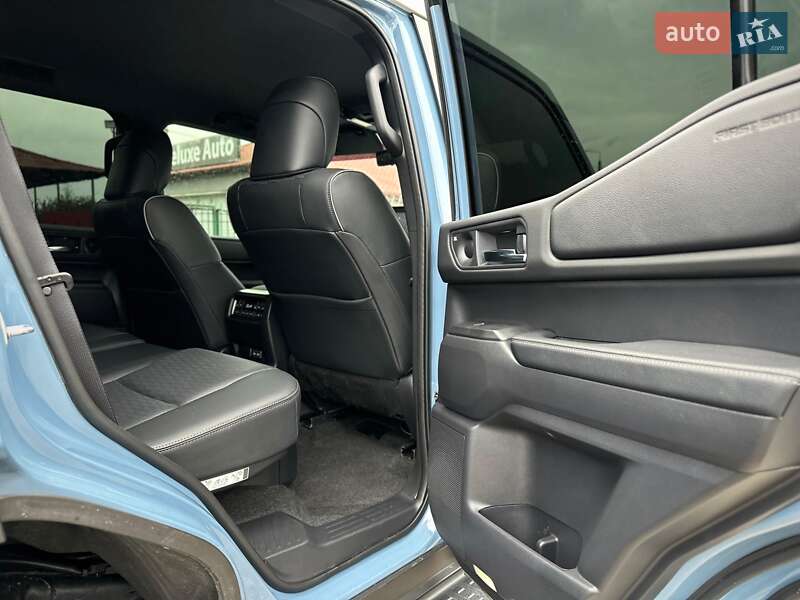 Позашляховик / Кросовер Toyota Land Cruiser Prado 2024 в Києві