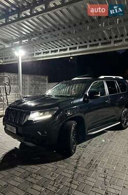 Внедорожник / Кроссовер Toyota Land Cruiser Prado 2019 в 