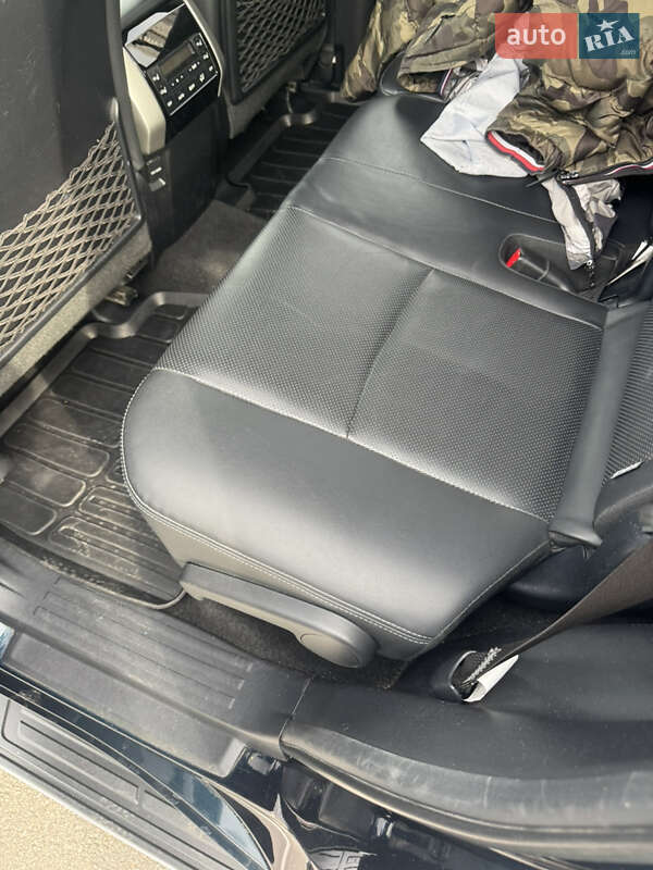 Внедорожник / Кроссовер Toyota Land Cruiser Prado 2019 в Киеве