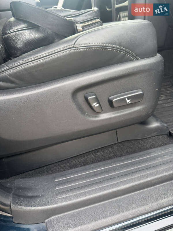 Внедорожник / Кроссовер Toyota Land Cruiser Prado 2019 в Киеве