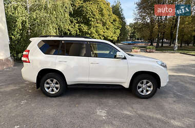 Внедорожник / Кроссовер Toyota Land Cruiser Prado 2017 в 