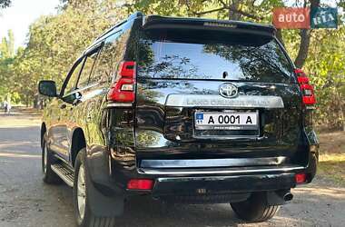Внедорожник / Кроссовер Toyota Land Cruiser Prado 2018 в 