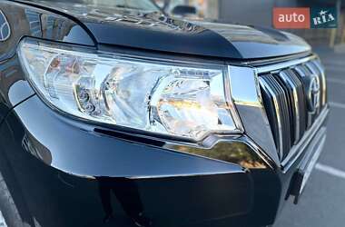 Внедорожник / Кроссовер Toyota Land Cruiser Prado 2018 в 