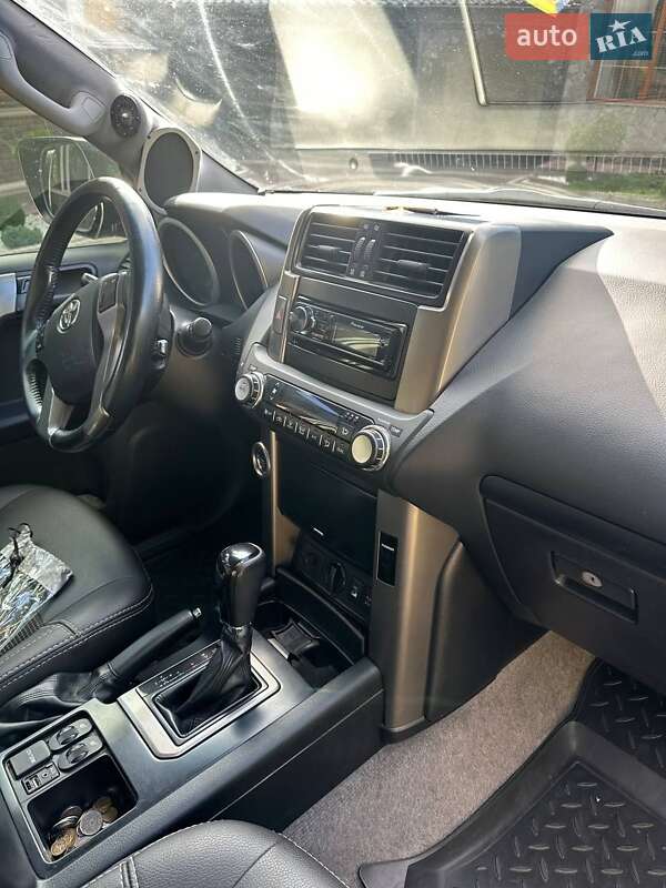Внедорожник / Кроссовер Toyota Land Cruiser Prado 2012 в Черновцах