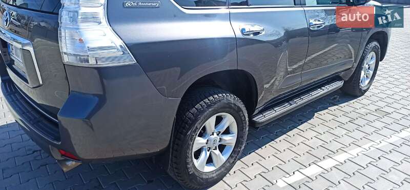 Внедорожник / Кроссовер Toyota Land Cruiser Prado 2011 в Черновцах