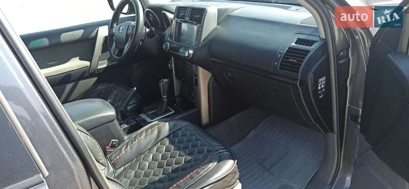 Внедорожник / Кроссовер Toyota Land Cruiser Prado 2011 в Черновцах