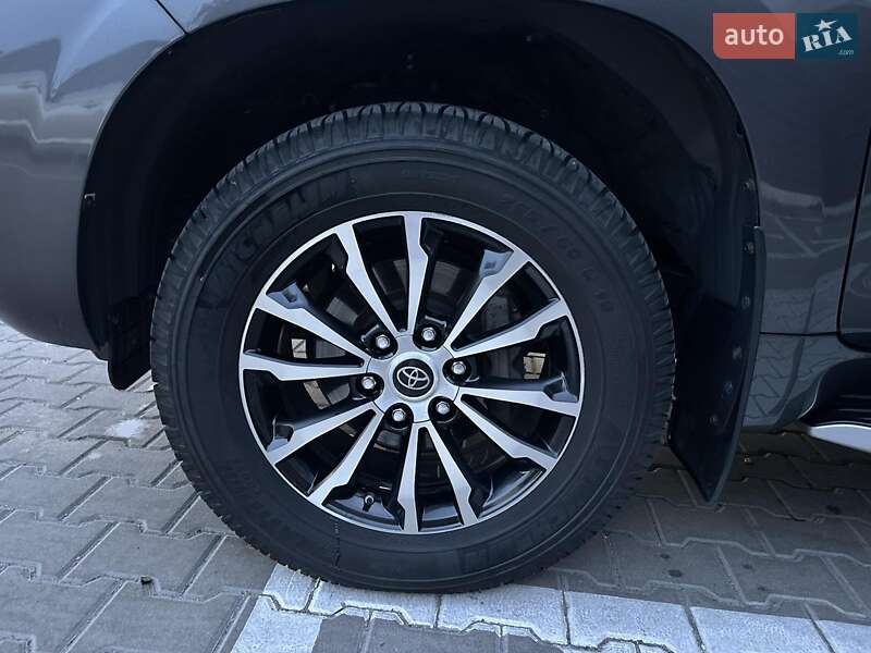 Внедорожник / Кроссовер Toyota Land Cruiser Prado 2019 в Киеве фото 10 Внедорожник / Кроссовер Toyota Land Cruiser Prado 2019 в Киеве