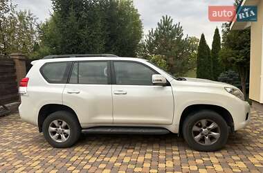 Позашляховик / Кросовер Toyota Land Cruiser Prado 2010 в Києві
