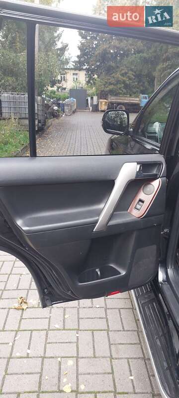 Внедорожник / Кроссовер Toyota Land Cruiser Prado 2017 в Львове