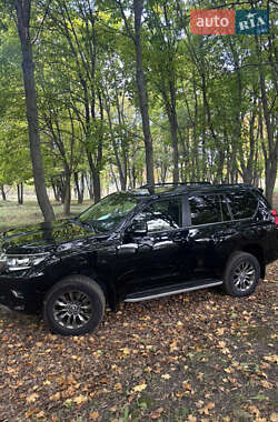 Внедорожник / Кроссовер Toyota Land Cruiser Prado 2020 в 