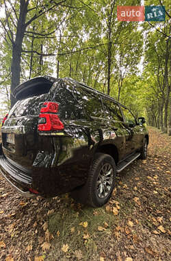 Внедорожник / Кроссовер Toyota Land Cruiser Prado 2020 в 