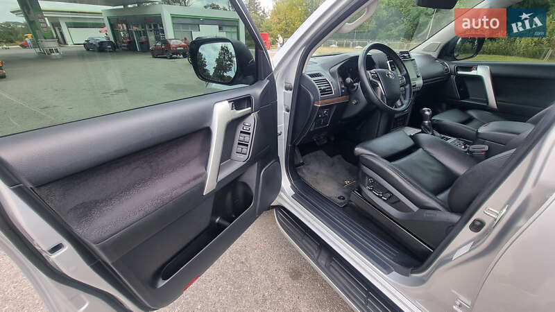Позашляховик / Кросовер Toyota Land Cruiser Prado 2022 в Полтаві фото 10 Позашляховик / Кросовер Toyota Land Cruiser Prado 2022 в Полтаві