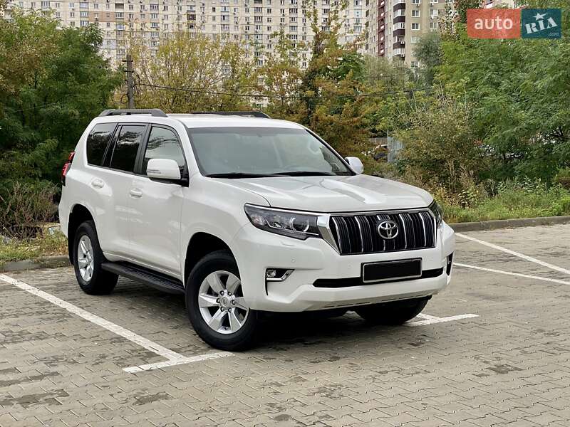 Внедорожник / Кроссовер Toyota Land Cruiser Prado 2019 в Киеве
