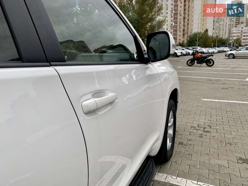 Внедорожник / Кроссовер Toyota Land Cruiser Prado 2019 в Киеве