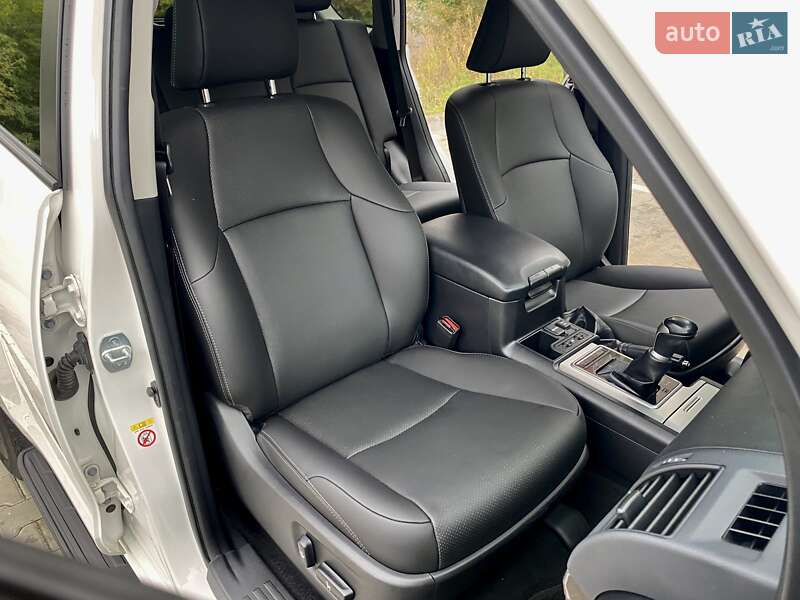 Внедорожник / Кроссовер Toyota Land Cruiser Prado 2019 в Киеве