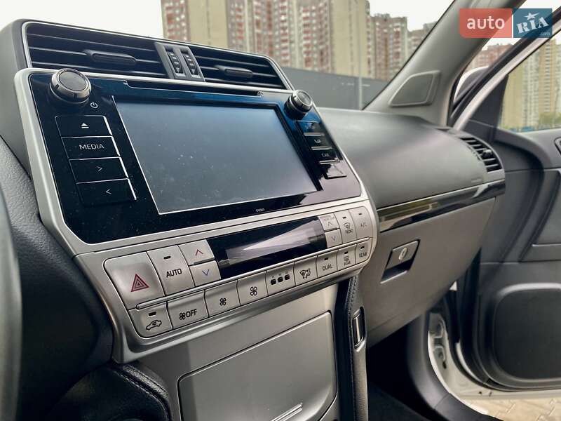 Внедорожник / Кроссовер Toyota Land Cruiser Prado 2019 в Киеве