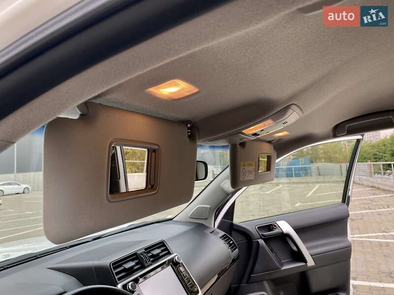 Внедорожник / Кроссовер Toyota Land Cruiser Prado 2019 в Киеве