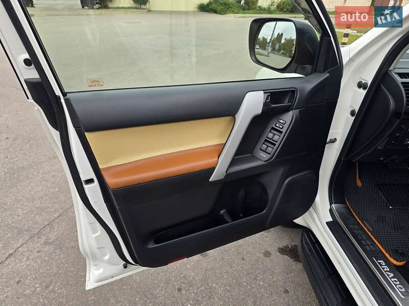 Позашляховик / Кросовер Toyota Land Cruiser Prado 2014 в Києві фото 19 Позашляховик / Кросовер Toyota Land Cruiser Prado 2014 в Києві