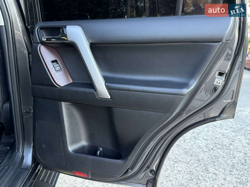 Внедорожник / Кроссовер Toyota Land Cruiser Prado 2013 в Одессе