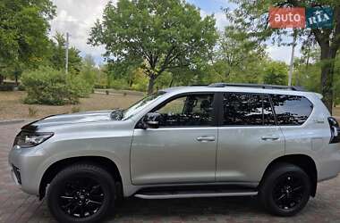 Позашляховик / Кросовер Toyota Land Cruiser Prado 2022 в 