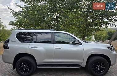Позашляховик / Кросовер Toyota Land Cruiser Prado 2022 в 