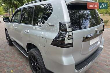Позашляховик / Кросовер Toyota Land Cruiser Prado 2022 в 
