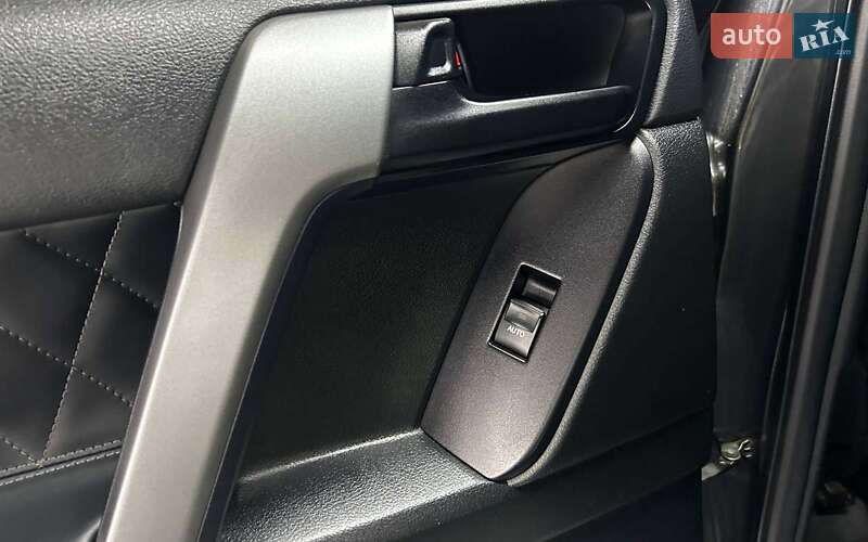 Внедорожник / Кроссовер Toyota Land Cruiser Prado 2015 в Черновцах