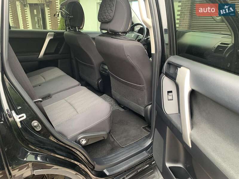 Позашляховик / Кросовер Toyota Land Cruiser Prado 2018 в Києві фото 9 Позашляховик / Кросовер Toyota Land Cruiser Prado 2018 в Києві