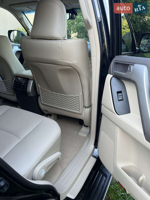 Позашляховик / Кросовер Toyota Land Cruiser Prado 2022 в Києві