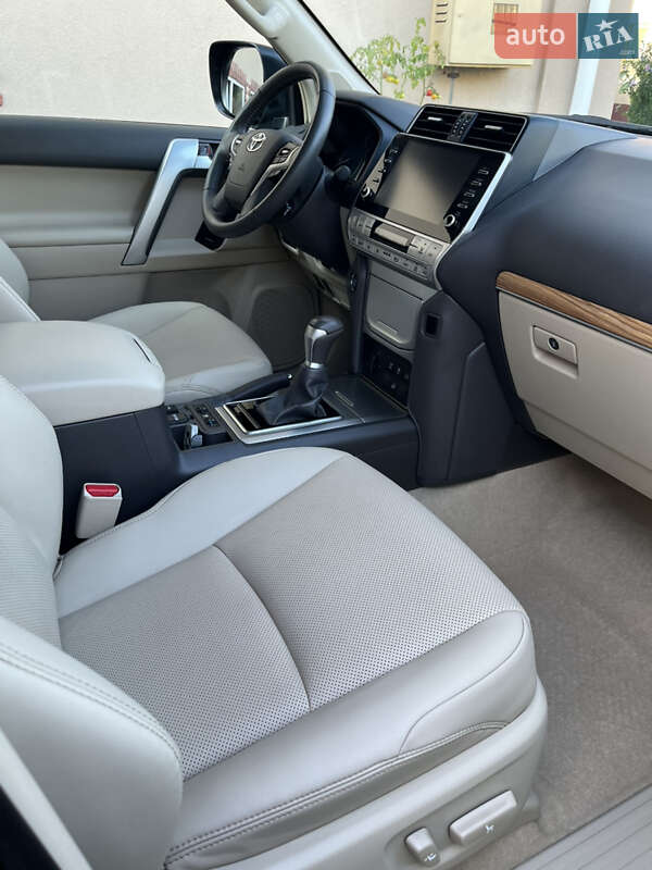 Позашляховик / Кросовер Toyota Land Cruiser Prado 2022 в Києві