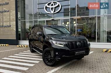 Внедорожник / Кроссовер Toyota Land Cruiser Prado 2023 в 