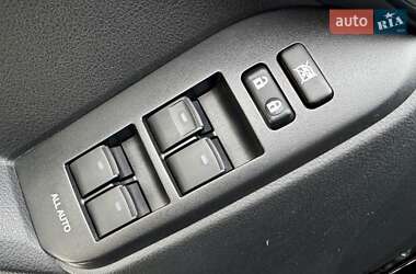 Внедорожник / Кроссовер Toyota Land Cruiser Prado 2023 в 